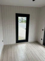 Container marittimi riconvertiti: ufficio da giardino isolato di 10,5 m² – Image 5